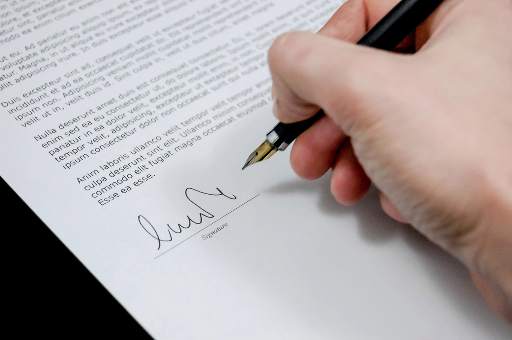 Signing a commercial contract